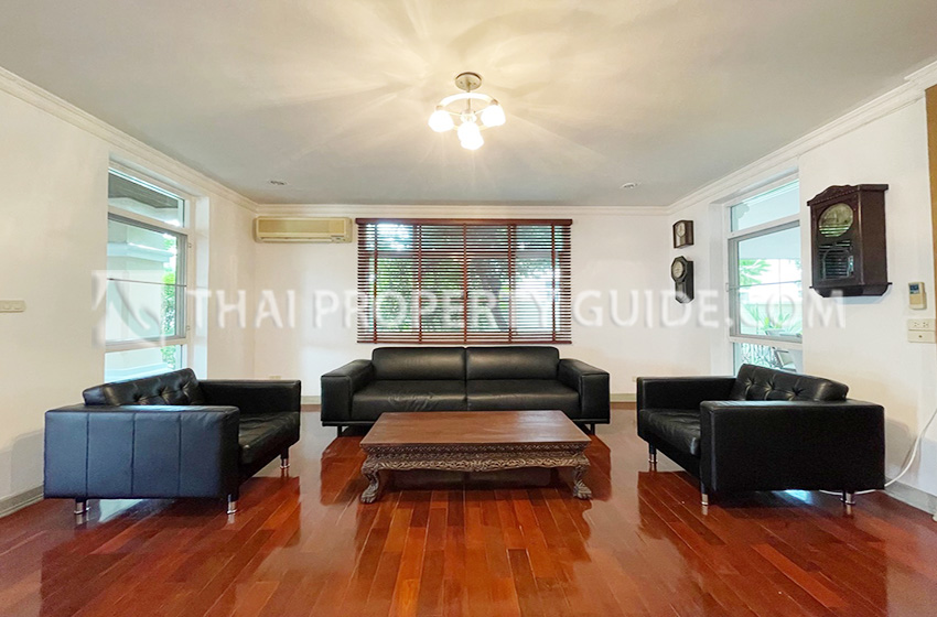 House in Chaengwattana (near Nichada Thani) 